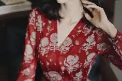 2026最新小八卦：赵丽颖礼貌送花不入场杨洋代言被秒抢圈内这些人低调又忙碌