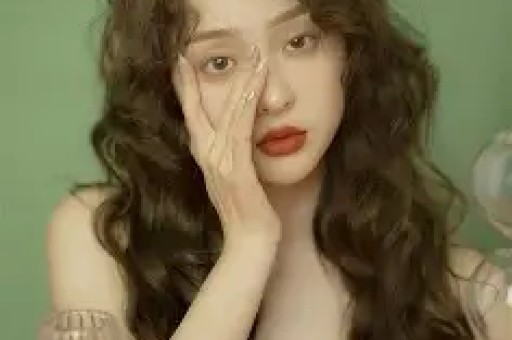 女明星集体“塌房”她们为啥都不装了-第1张图片- 女明星集体“塌房”她们为啥都不装了-第1张图片-